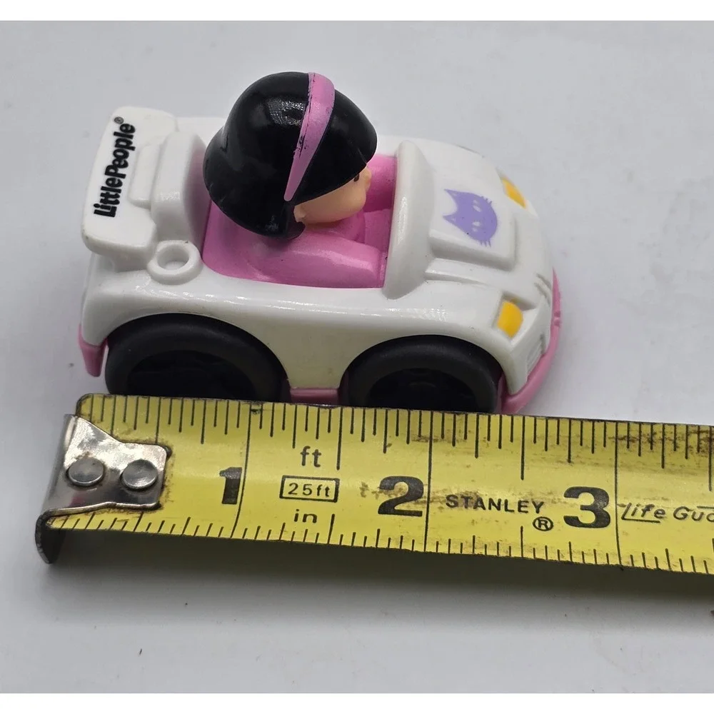 Fisher Price Little People Wheelies Sonya Lee Kitty Cat White Car Vintage 2009